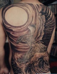 超酷的满背老鹰纹身图片