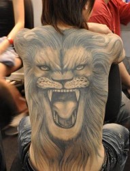 超霸气的满背狮头纹身图片