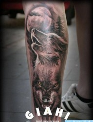 男生腿部超酷的狼头纹身作品