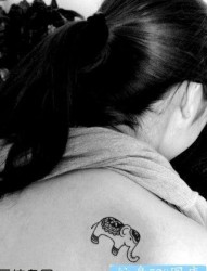 一幅女人喜欢的可爱图片大象纹身图片