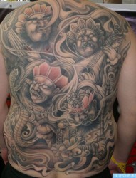 后背纹身图片：超酷的满背四大天王纹身图片作品（精品）