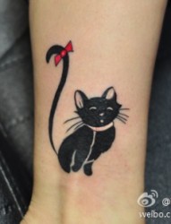 女孩子喜欢的可爱图腾猫咪纹身图片