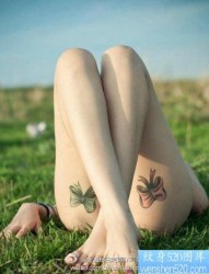 女人腿部潮流流行的蝴蝶结纹身图片