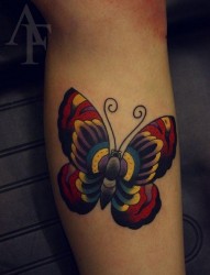 腿部漂亮好看的蝴蝶纹身图片