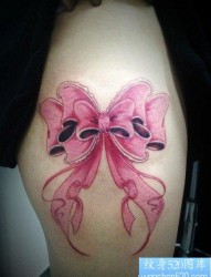 女人腿部精美好看的蝴蝶结纹身图片