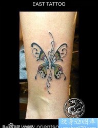 女人腿部小巧好看的蝴蝶纹身图片