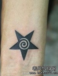 纹身520图库推荐一幅图腾五角星纹身图片