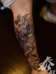 男生腿部紫鱼（2）纹身图片
