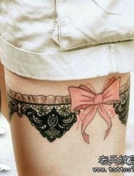 女人腿部潮流性感的蕾丝蝴蝶结纹身图片