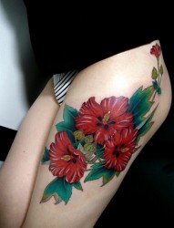 腿部好看的花朵纹身