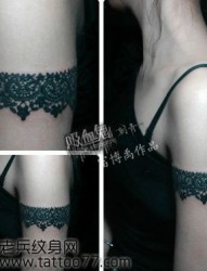 美女手臂潮流经典的蕾丝纹身图片