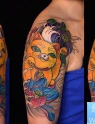手臂好看的彩色招财猫纹身图片