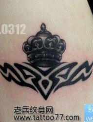手臂经典流行的皇冠纹身图片