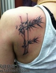 好看的肩部竹子纹身图片