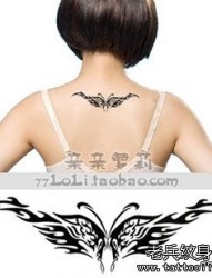 纹身520图库推荐一幅女人肩部图腾纹身图片