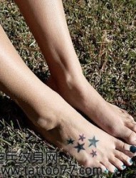脚部潮流流行的五角星纹身图片