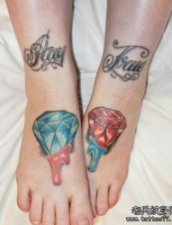 女孩子脚背彩色钻石纹身图片