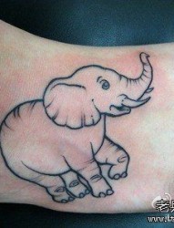 女人脚背潮流经典的大象纹身图片