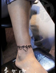 美女脚腕时尚潮流的脚链纹身图片