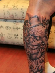 小腿骷髅小丑纹身图片