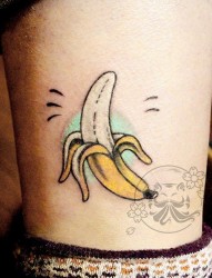 脚踝香蕉纹身图片