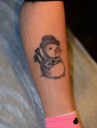 脚部可爱的卡通的小雪人纹身图片