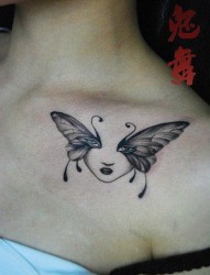 女人胸部漂亮潮流的碟仙纹身图片