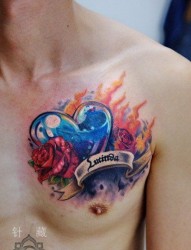 胸前经典很酷的彩色爱心玫瑰花纹身图片