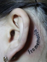头部纹身图片：耳部图腾文字纹身图片纹身作品