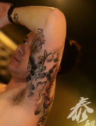男生胳膊凤凰佛珠（四）纹身图片