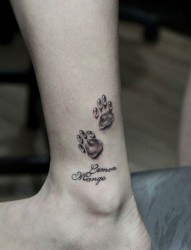 美女腿部潮流精美的猫咪爪印纹身图片