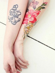 情侣手臂漂亮的纹身