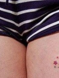 大腿部漂亮的五角星纹身