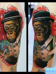 一幅胳膊猩猩纹身图片