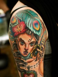 一幅彩色流行女郎纹身作品
