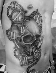 钟表骷髅纹身图案
