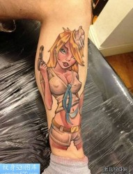 一幅腿部彩色女郎纹身作品