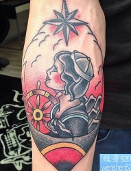 一幅手臂彩色个性女郎纹身作品