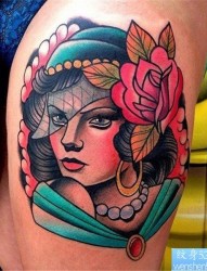 女人腿部彩色人物肖像女郎纹身作品