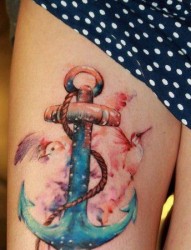 女孩大腿彩色船锚纹身图案图案