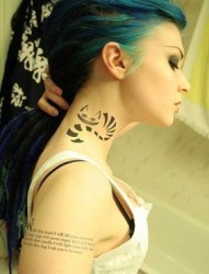 美女脖子上的图腾小猫纹身图案图案