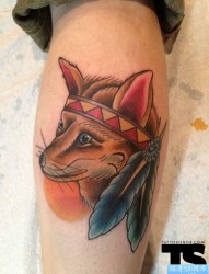 腿部一款个性狗纹身图案