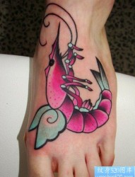 脚背个性彩色虾子纹身图案