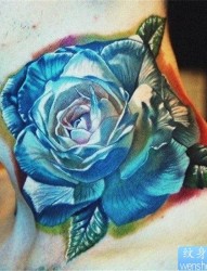脖子彩色玫瑰花纹身图案