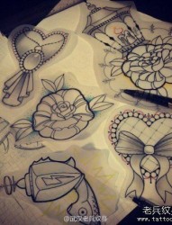 一款蝴蝶结花纹身手稿图案
