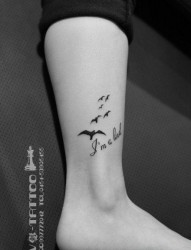 脚踝蝙蝠纹身图案