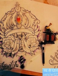 皇冠玫瑰花十字架纹身手稿图案