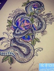 一款蛇菊花纹身图案