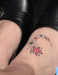 小清新脚部五角星星星纹身图案