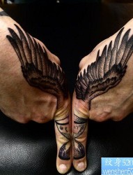 手部翅膀纹身图案